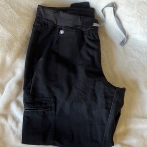 Figs black Zamora joggers and Catarina one pocket scrub set